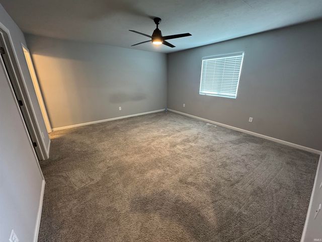 805 N Breezewood Drive, Lakeville, IN 46536