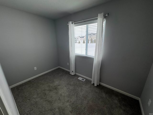 805 N Breezewood Drive, Lakeville, IN 46536