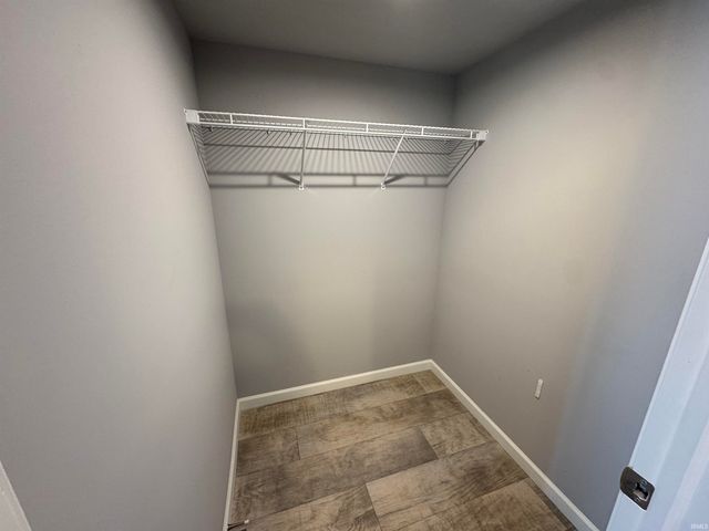 805 N Breezewood Drive, Lakeville, IN 46536