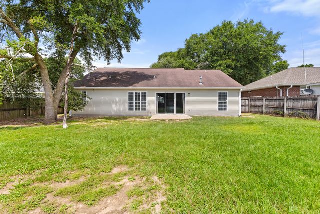 4601 Top Flight Drive, Crestview, FL 32539