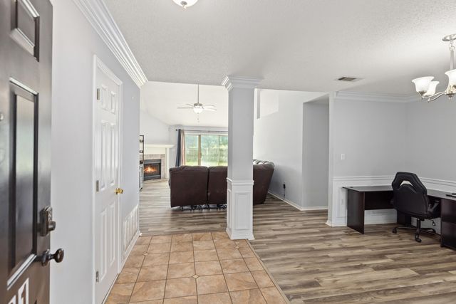4601 Top Flight Drive, Crestview, FL 32539