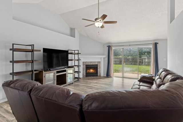 4601 Top Flight Drive, Crestview, FL 32539