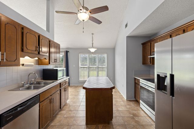 4601 Top Flight Drive, Crestview, FL 32539