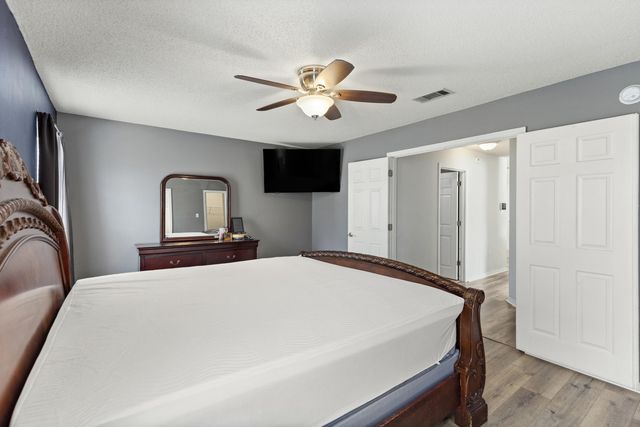 4601 Top Flight Drive, Crestview, FL 32539