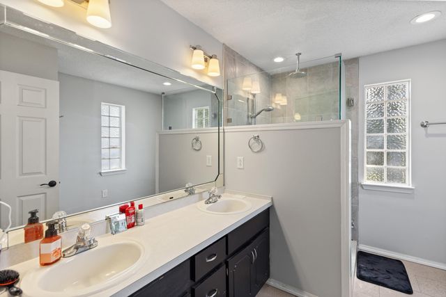 4601 Top Flight Drive, Crestview, FL 32539