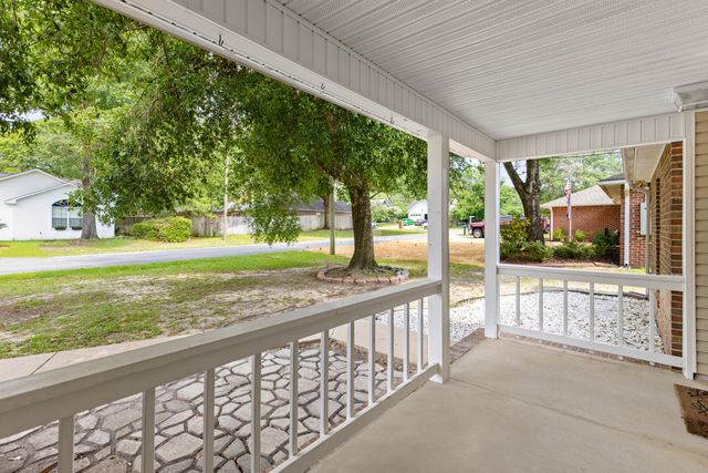 4601 Top Flight Drive, Crestview, FL 32539