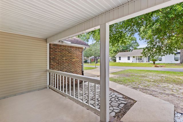 4601 Top Flight Drive, Crestview, FL 32539