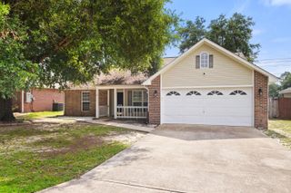 4601 Top Flight Drive, Crestview, FL 32539