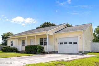207 Candler Court, Richlands, NC 28574