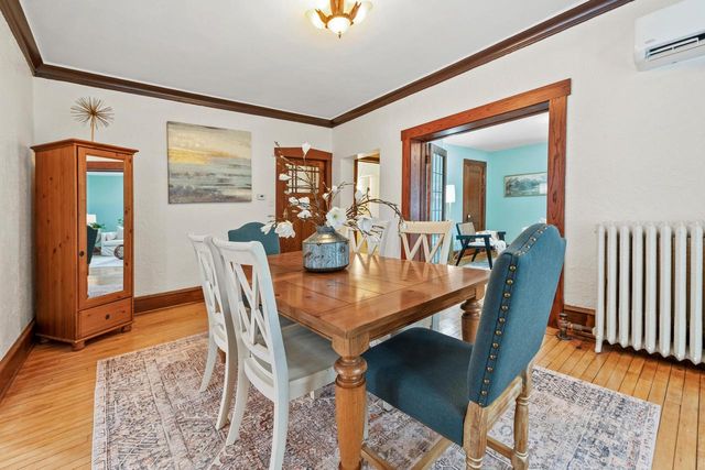 2410 E Stratford COURT, Shorewood, WI 53211