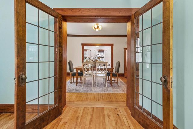 2410 E Stratford COURT, Shorewood, WI 53211