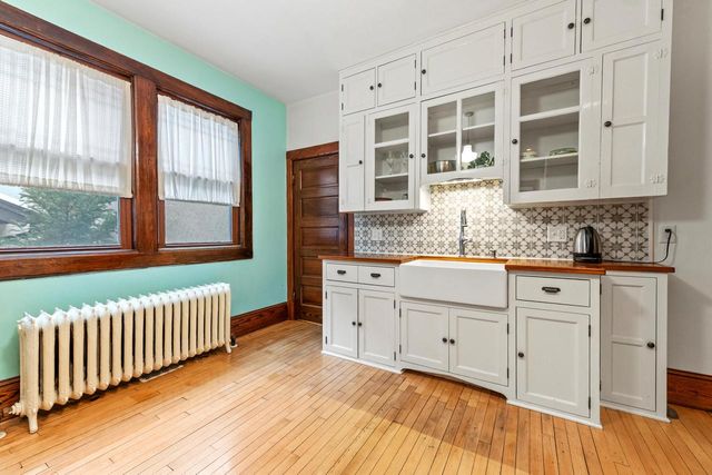 2410 E Stratford COURT, Shorewood, WI 53211