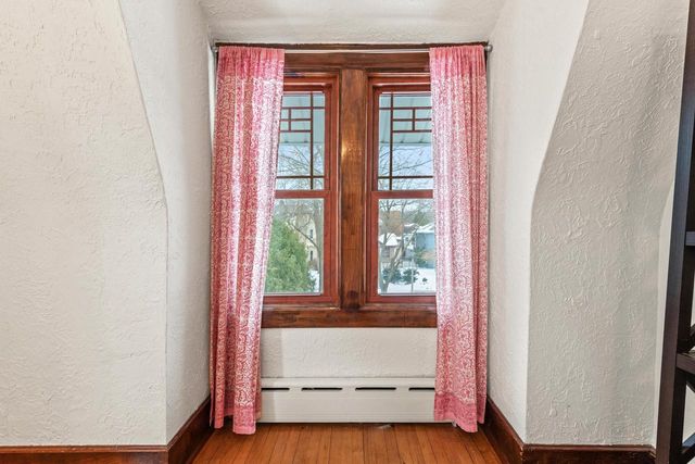 2410 E Stratford COURT, Shorewood, WI 53211