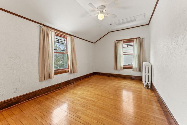 2410 E Stratford COURT, Shorewood, WI 53211