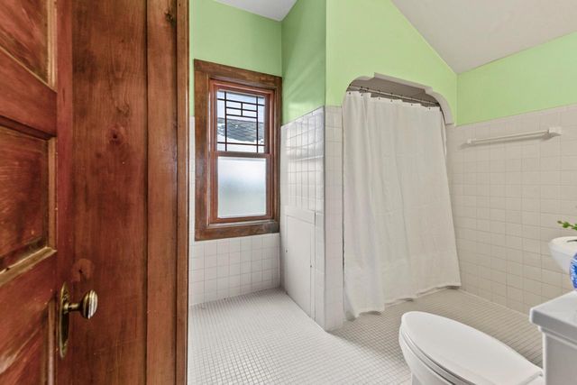 2410 E Stratford COURT, Shorewood, WI 53211