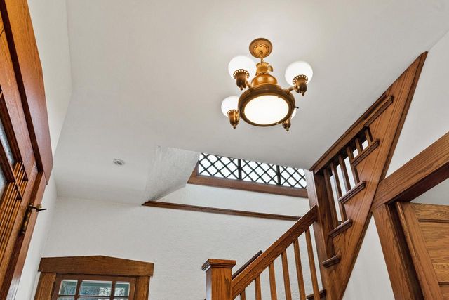 2410 E Stratford COURT, Shorewood, WI 53211