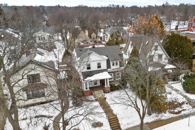 2410 E Stratford COURT, Shorewood, WI 53211