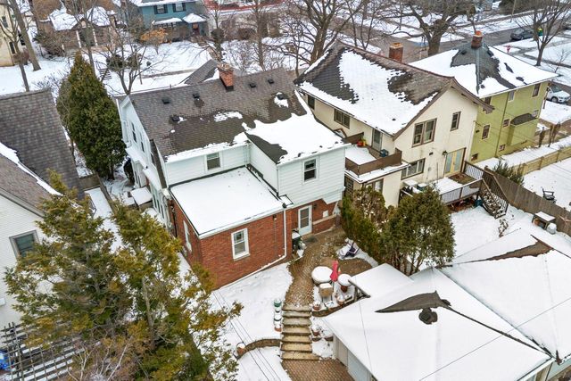 2410 E Stratford COURT, Shorewood, WI 53211