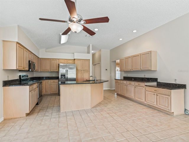 823 SAN SALVADOR DRIVE, The Villages, FL 32159