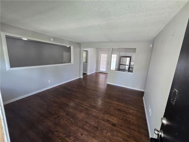 4001 S Pleasant Street, Independence, MO 64055