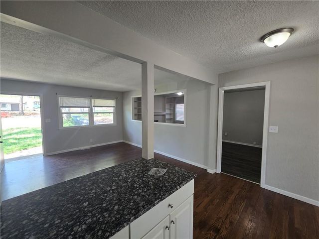 4001 S Pleasant Street, Independence, MO 64055
