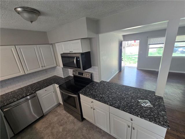4001 S Pleasant Street, Independence, MO 64055