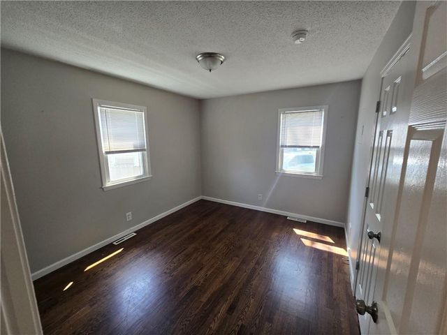4001 S Pleasant Street, Independence, MO 64055