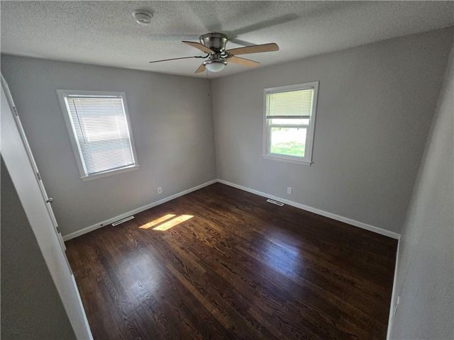 4001 S Pleasant Street, Independence, MO 64055
