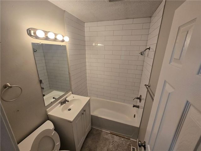 4001 S Pleasant Street, Independence, MO 64055