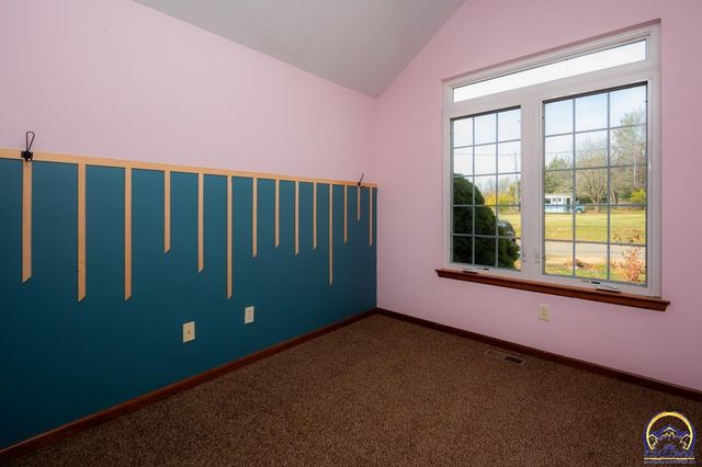 1022 SW Morna DR, Topeka, KS 66604