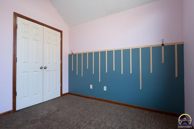 1022 SW Morna DR, Topeka, KS 66604