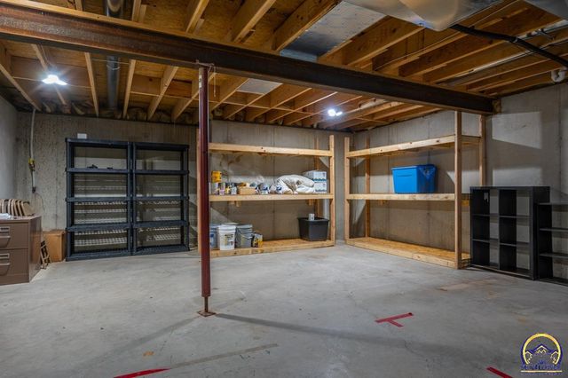 1022 SW Morna DR, Topeka, KS 66604