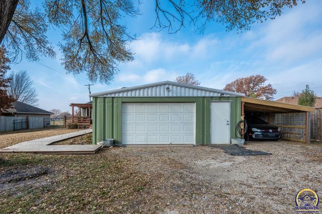 1022 SW Morna DR, Topeka, KS 66604