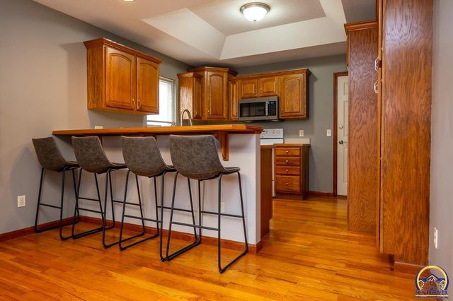 1022 SW Morna DR, Topeka, KS 66604