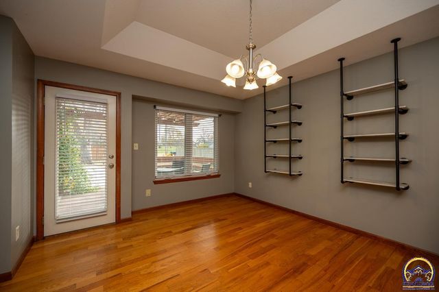 1022 SW Morna DR, Topeka, KS 66604