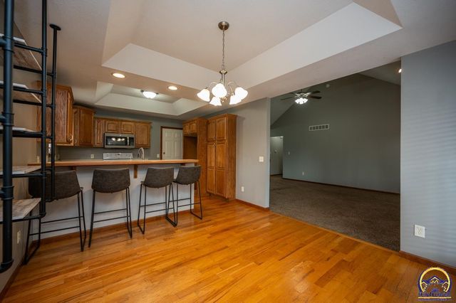 1022 SW Morna DR, Topeka, KS 66604