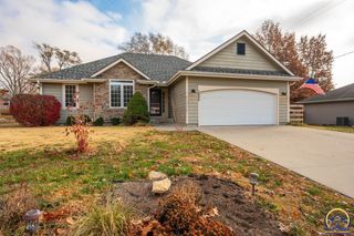 1022 SW Morna DR, Topeka, KS 66604