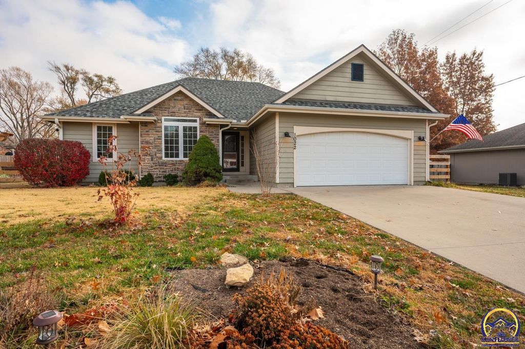1022 SW Morna DR, Topeka, KS 66604