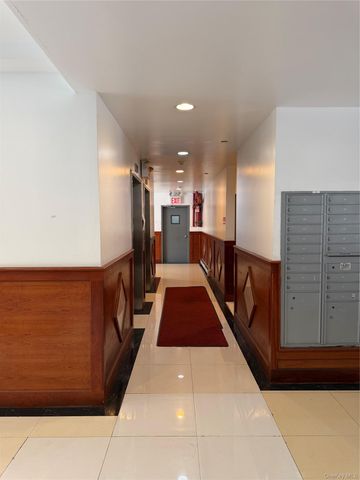 14118 Cherry Avenue 6G, Flushing, NY 11355