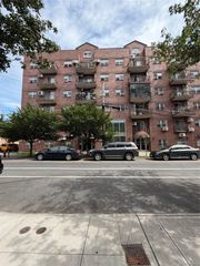 14118 Cherry Avenue 6G, Flushing, NY 11355