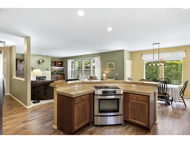1099 Se MIMOSA Dr, Gresham, OR 97080