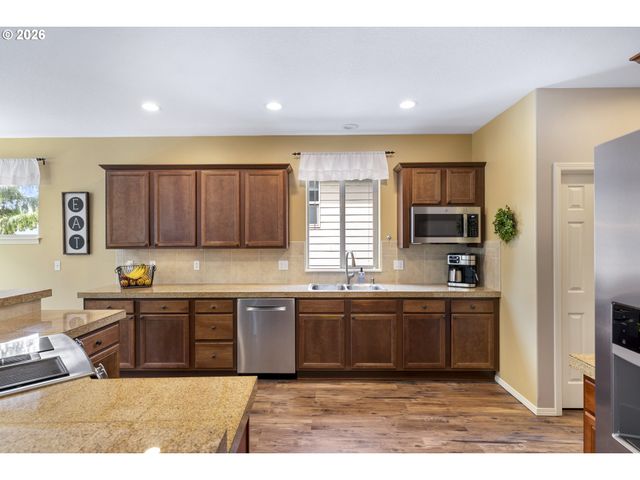 1099 Se MIMOSA Dr, Gresham, OR 97080