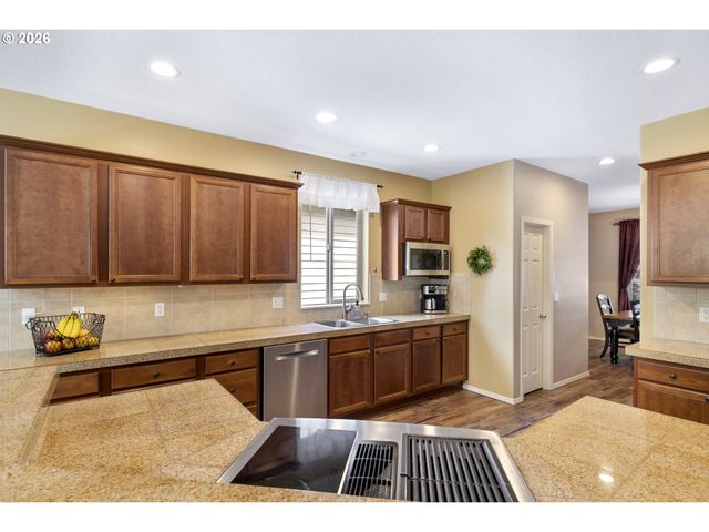 1099 Se MIMOSA Dr, Gresham, OR 97080