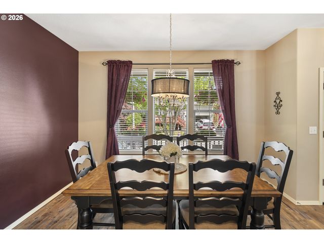 1099 Se MIMOSA Dr, Gresham, OR 97080