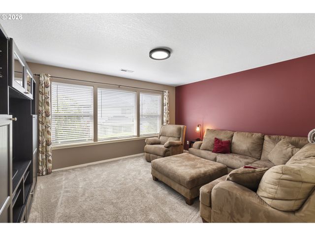 1099 Se MIMOSA Dr, Gresham, OR 97080