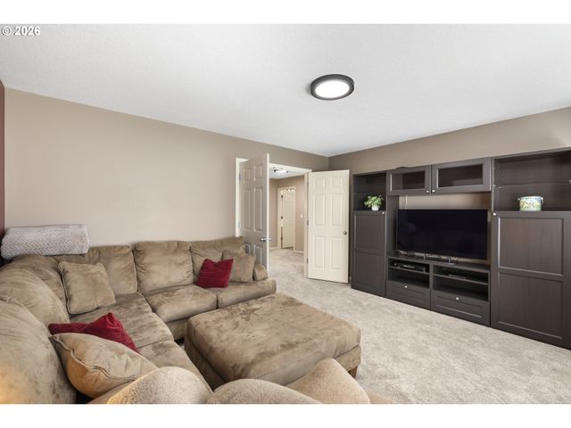 1099 Se MIMOSA Dr, Gresham, OR 97080