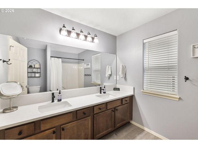 1099 Se MIMOSA Dr, Gresham, OR 97080