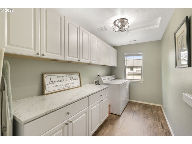 1099 Se MIMOSA Dr, Gresham, OR 97080
