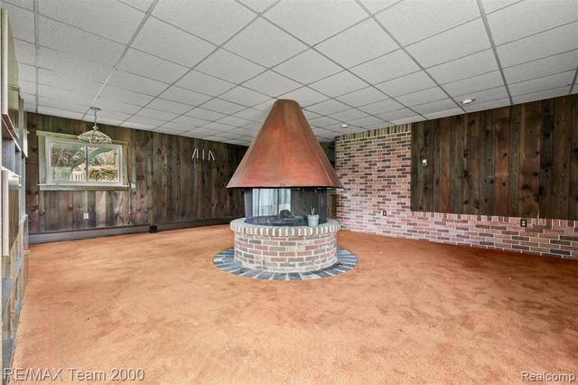 90 Lorberta Lane, Waterford, MI 48328