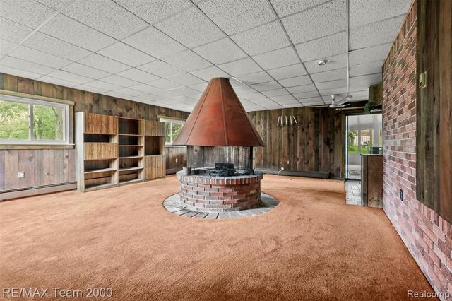 90 Lorberta Lane, Waterford, MI 48328